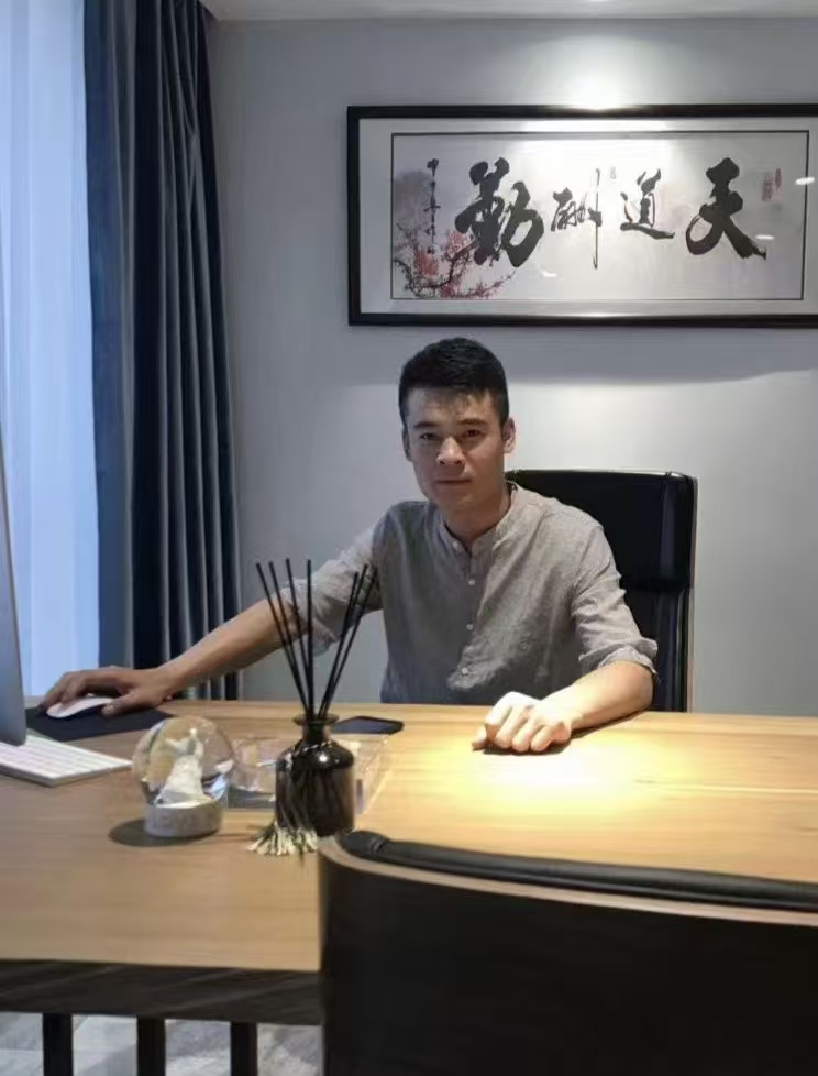 创始人 周显霸